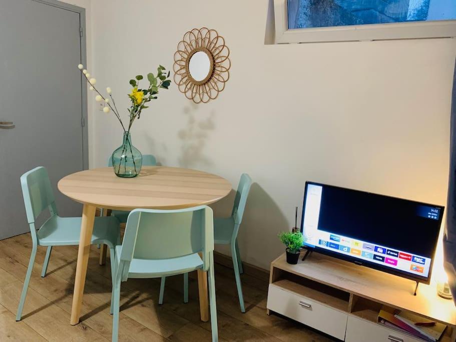 Appartement Cocooning Modern Design Studio à Avesnes-sur-Helpe Extérieur photo